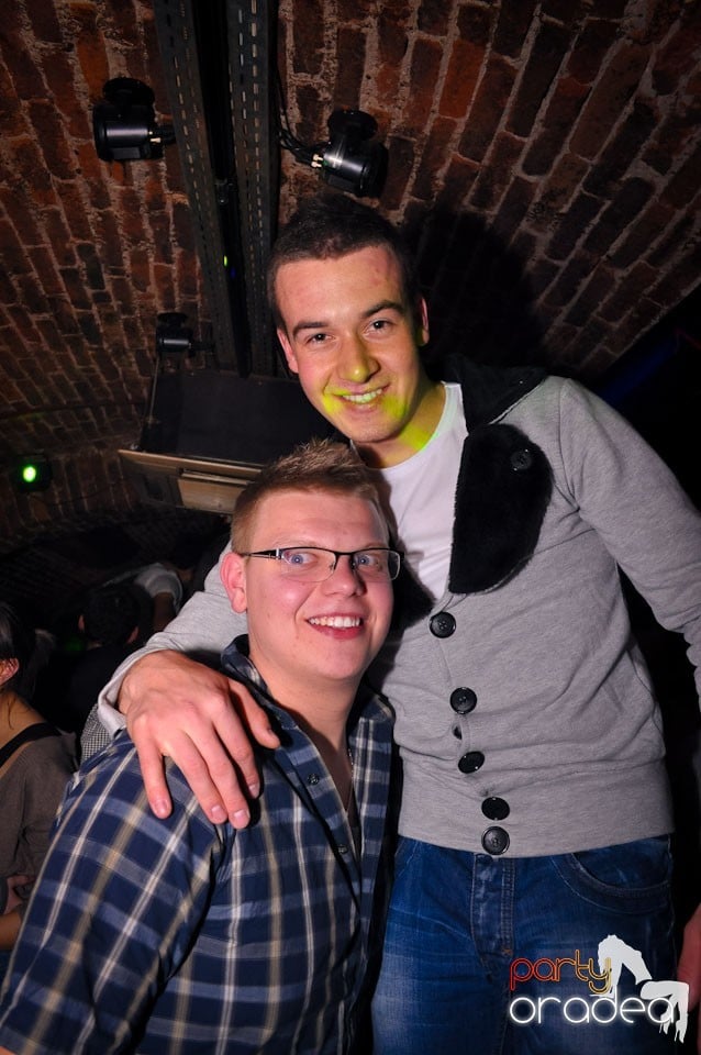 Clubbing în Escape, 