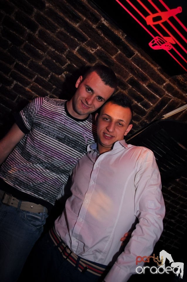 Clubbing în Escape, 