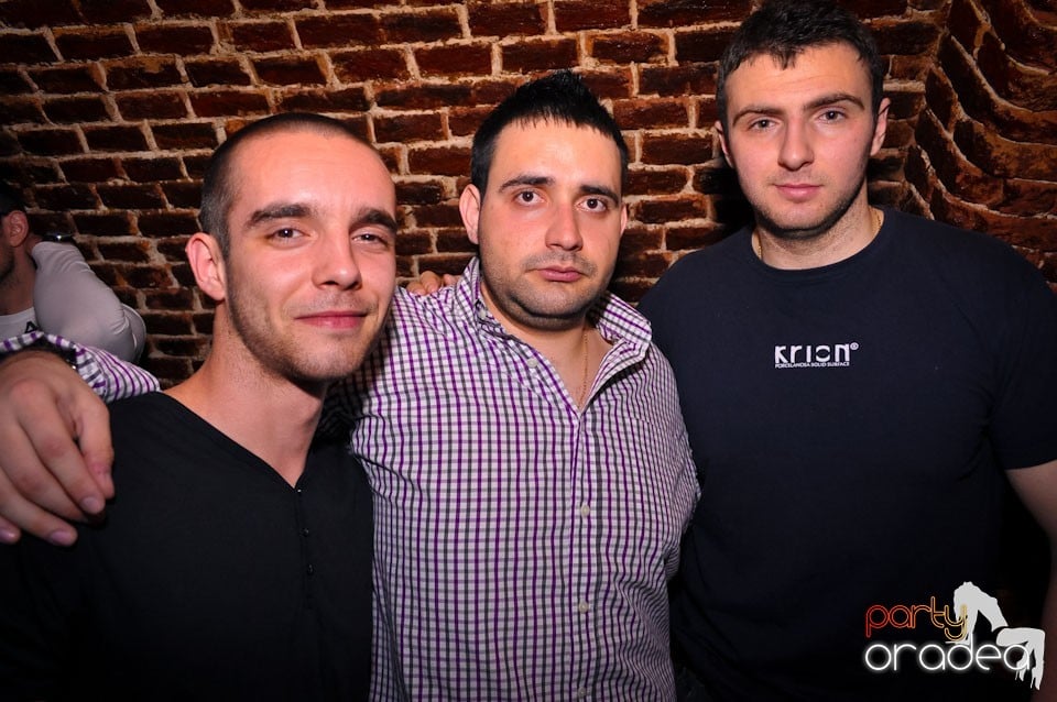 Clubbing în Escape, 