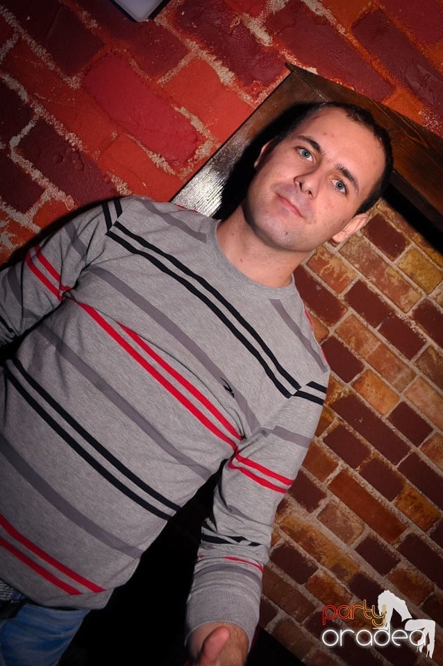 Clubbing în Escape, 