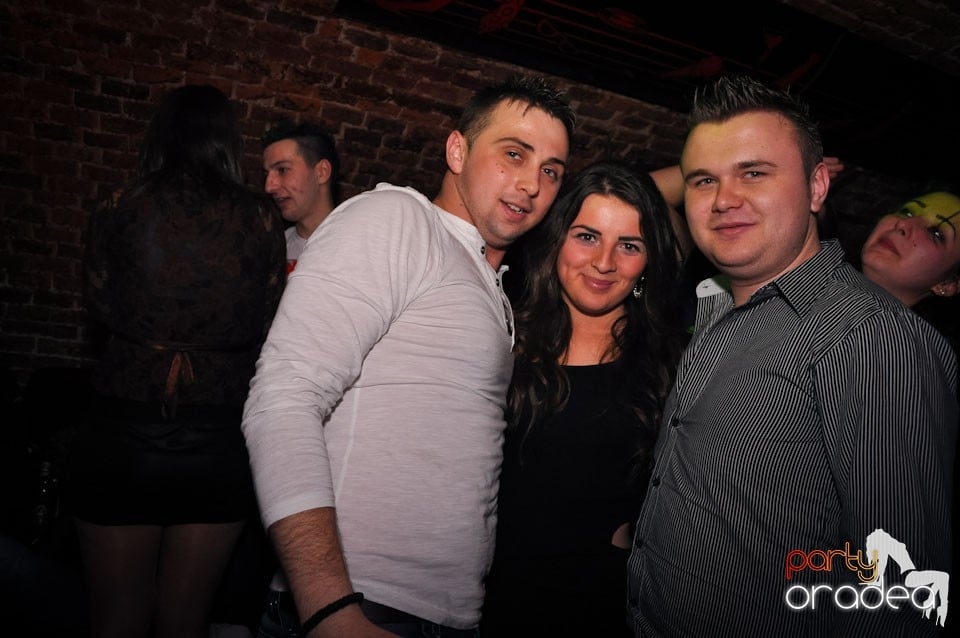 Clubbing în Escape, 