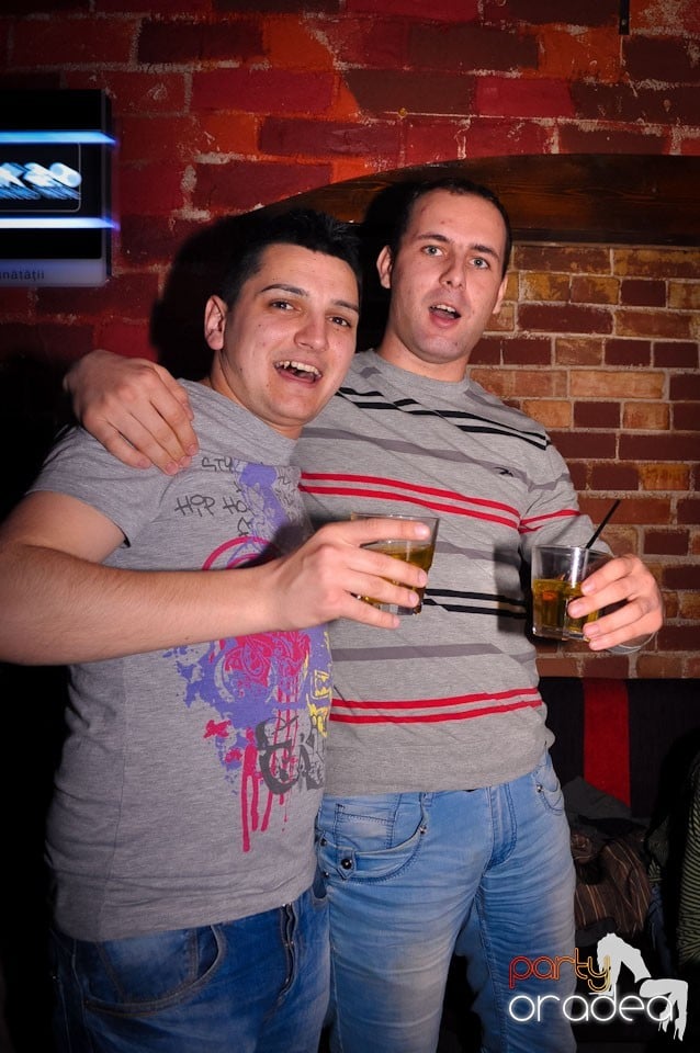 Clubbing în Escape, 