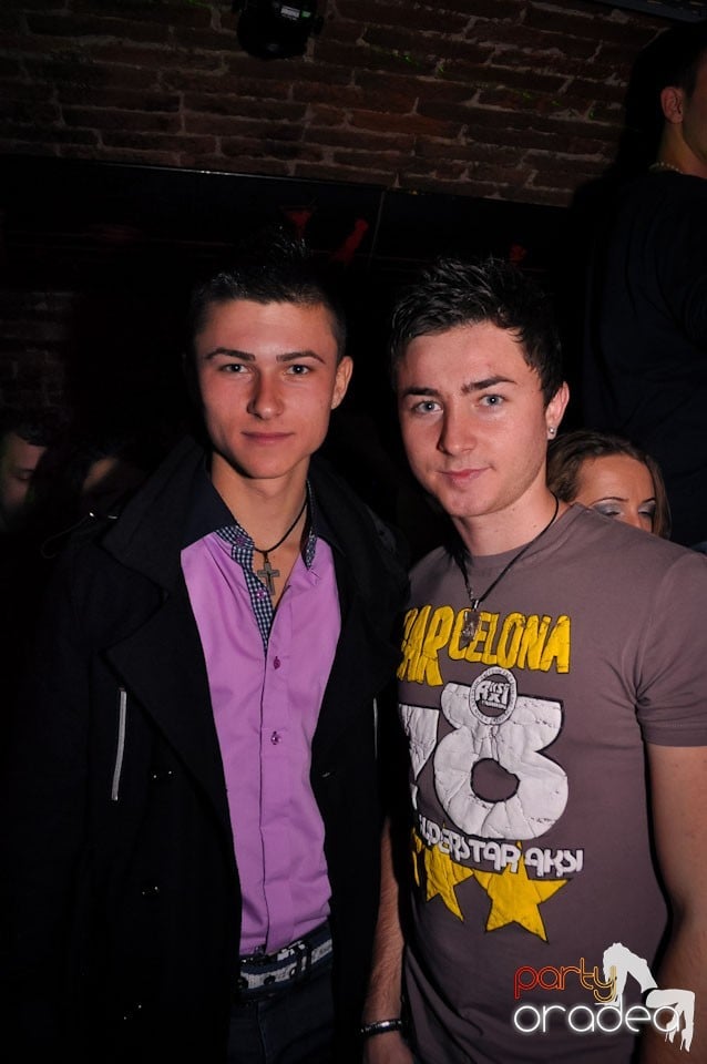 Clubbing în Escape, 