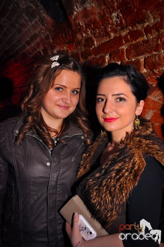 Clubbing în Escape, 