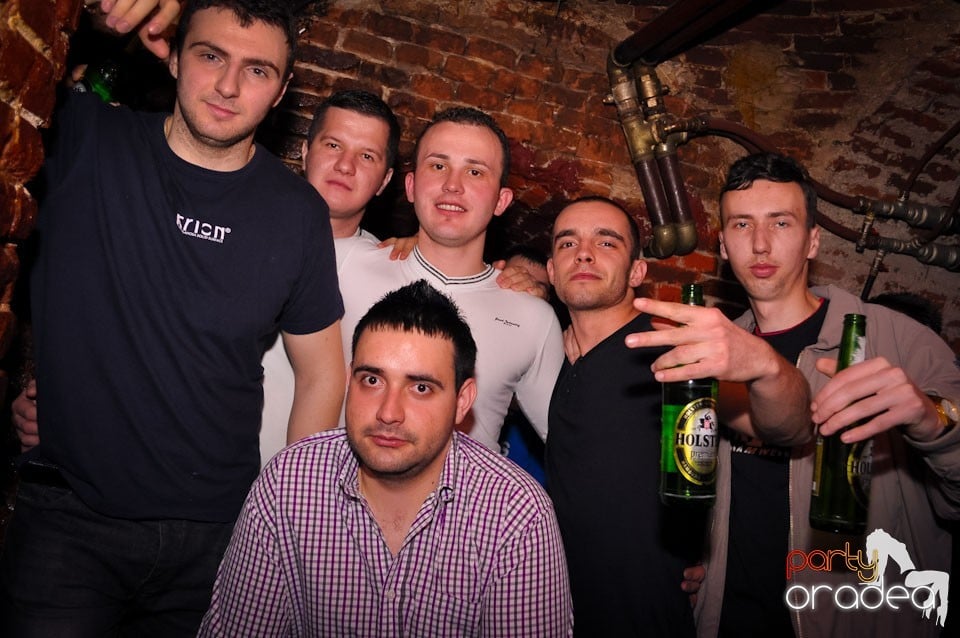 Clubbing în Escape, 