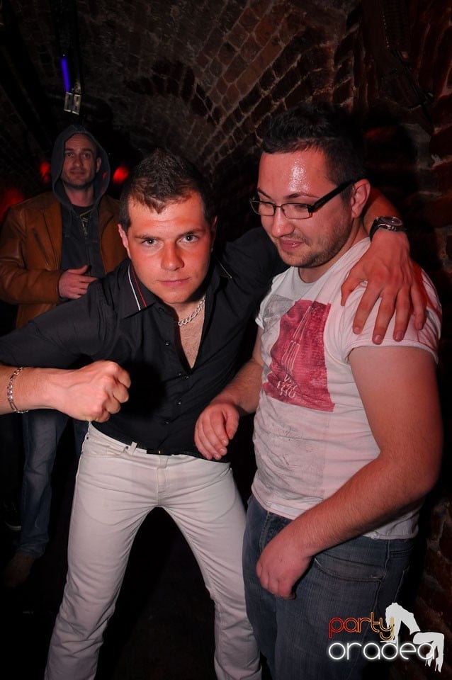 Clubbing în Escape, 