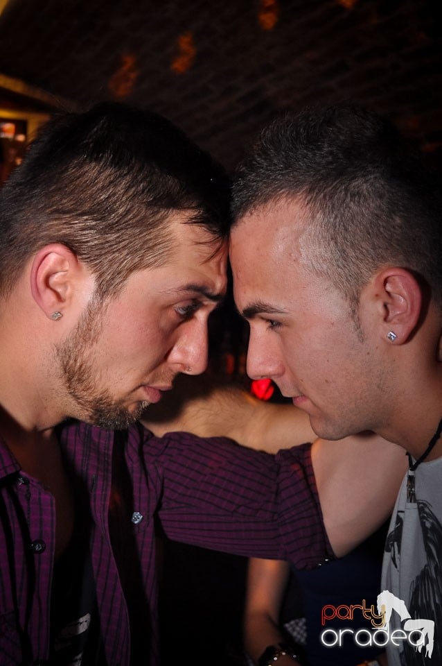 Clubbing în Escape, 