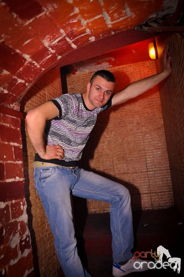 Clubbing în Escape, 