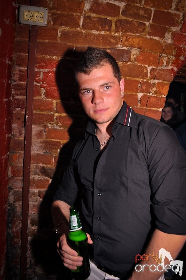 Clubbing în Escape, 