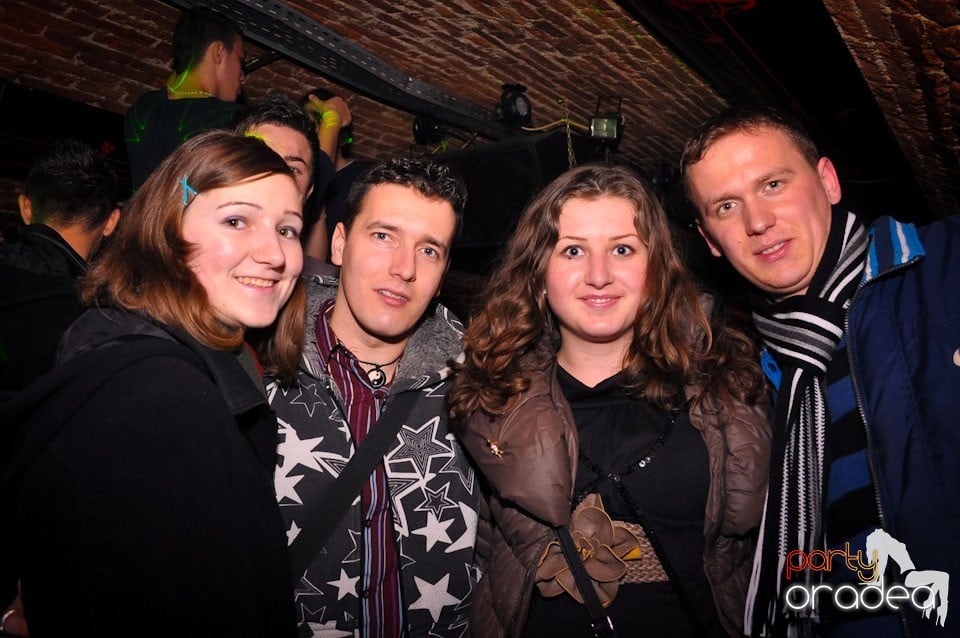 Clubbing în Escape, 