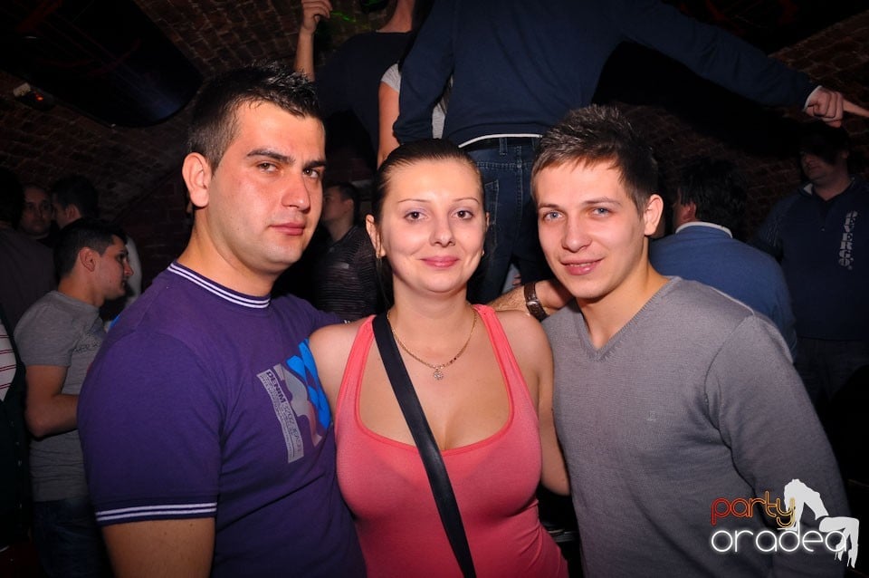 Clubbing în Escape, 