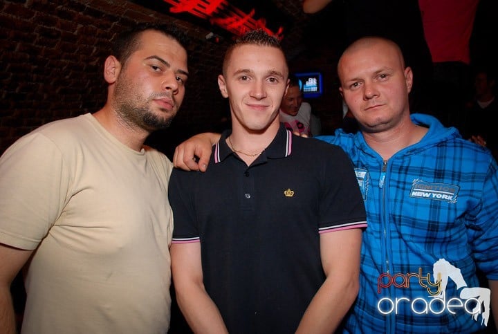 Clubbing în Escape, 