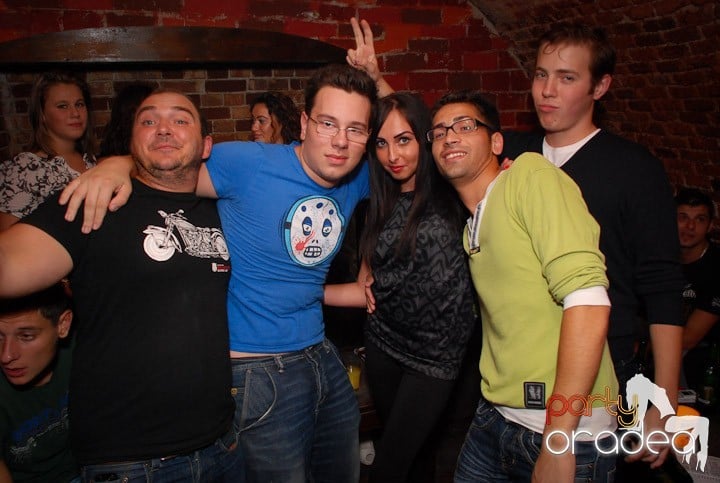 Clubbing în Escape, 