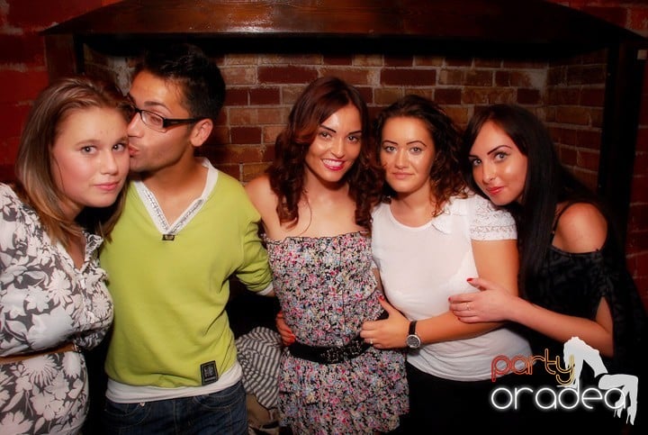 Clubbing în Escape, 