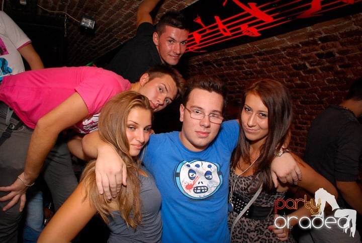 Clubbing în Escape, 