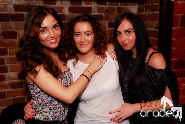 Clubbing în Escape, 