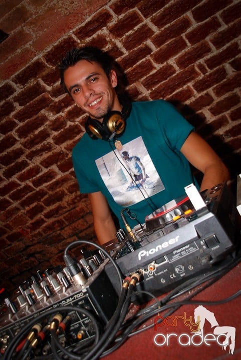 Clubbing în Escape, 