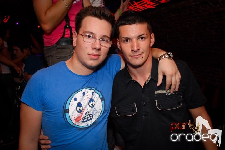 Clubbing în Escape, 