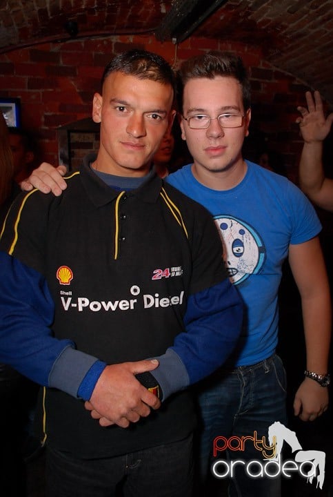 Clubbing în Escape, 