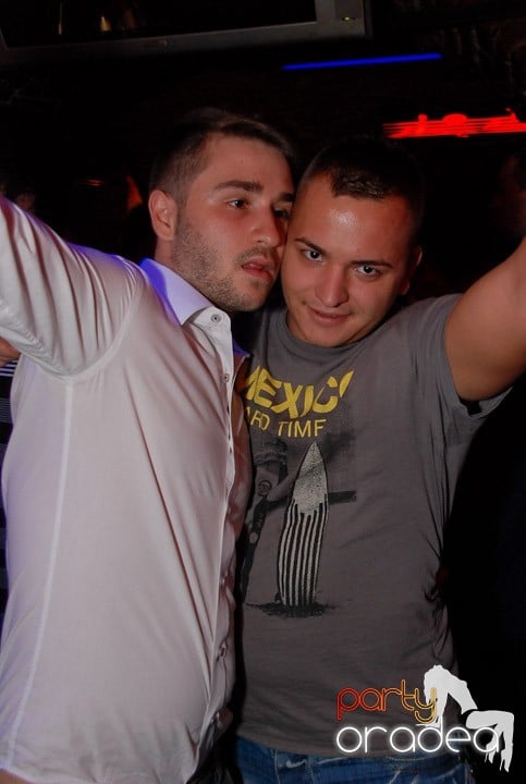 Clubbing în Escape, 