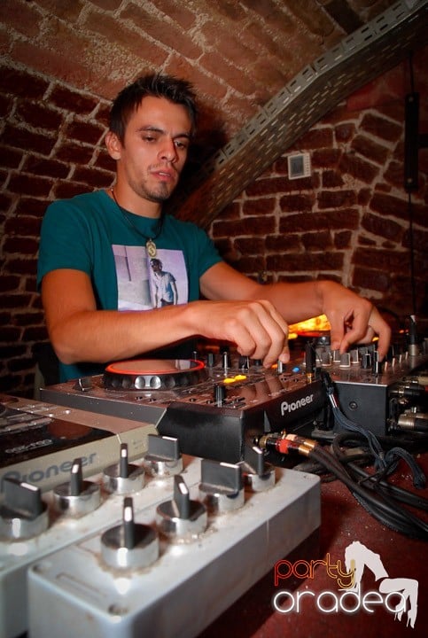 Clubbing în Escape, 