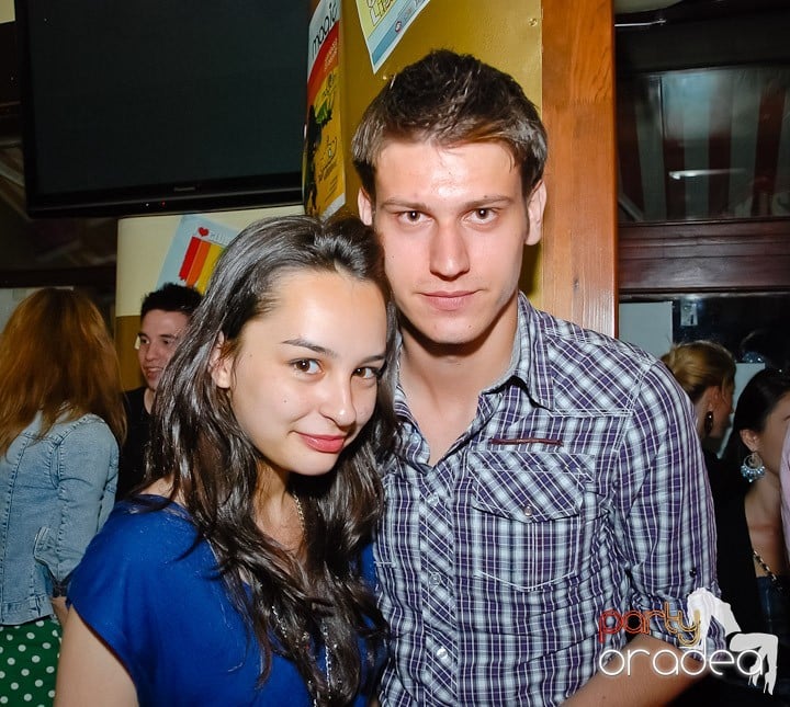 Clubbing la greu în Yellow Submarine, 