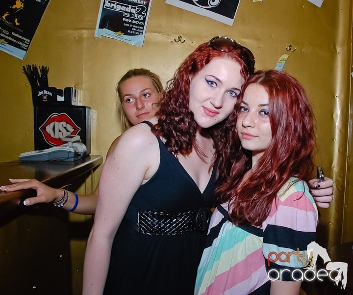 Clubbing la greu în Yellow Submarine, 