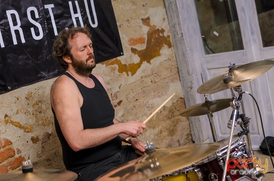 Concert B The First, Bodega