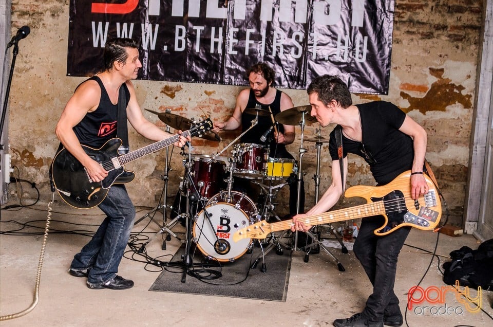 Concert B The First, Bodega