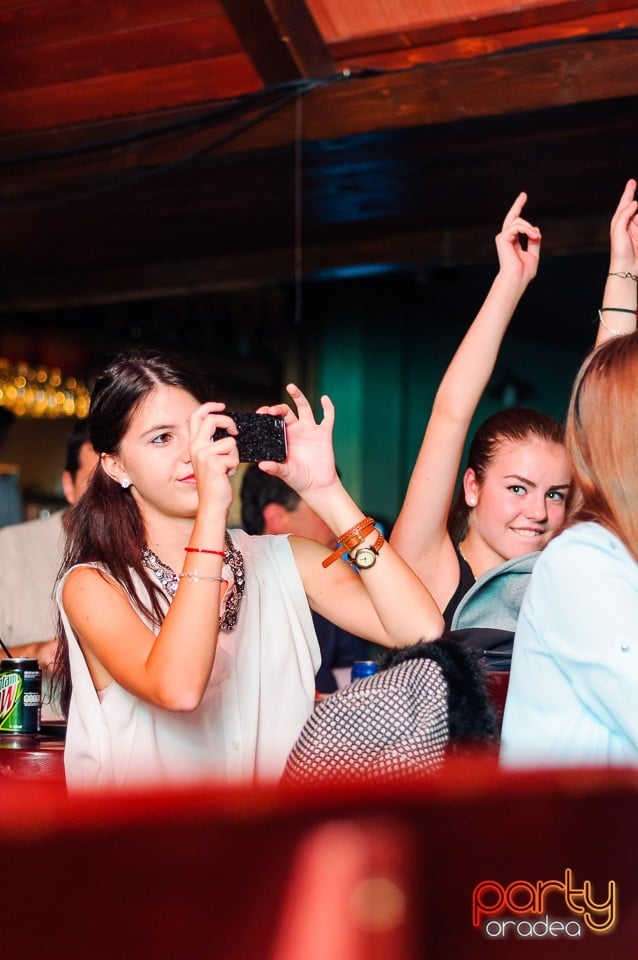 Concert Bosquito, Queen's Music Pub