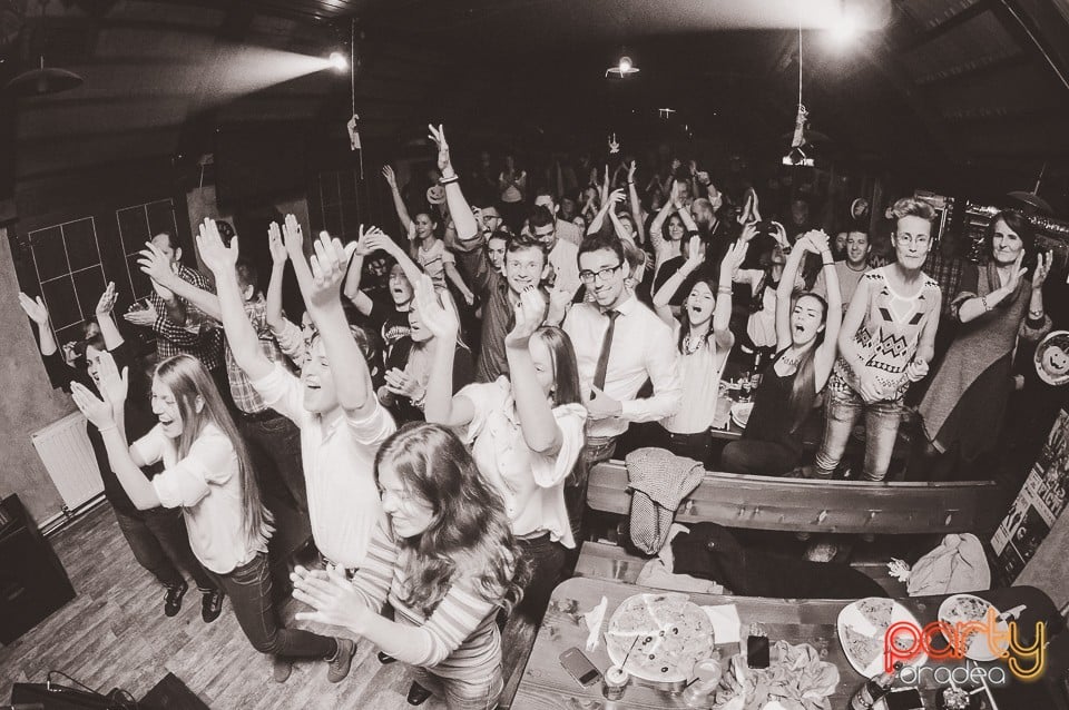 Concert Bosquito, Queen's Music Pub