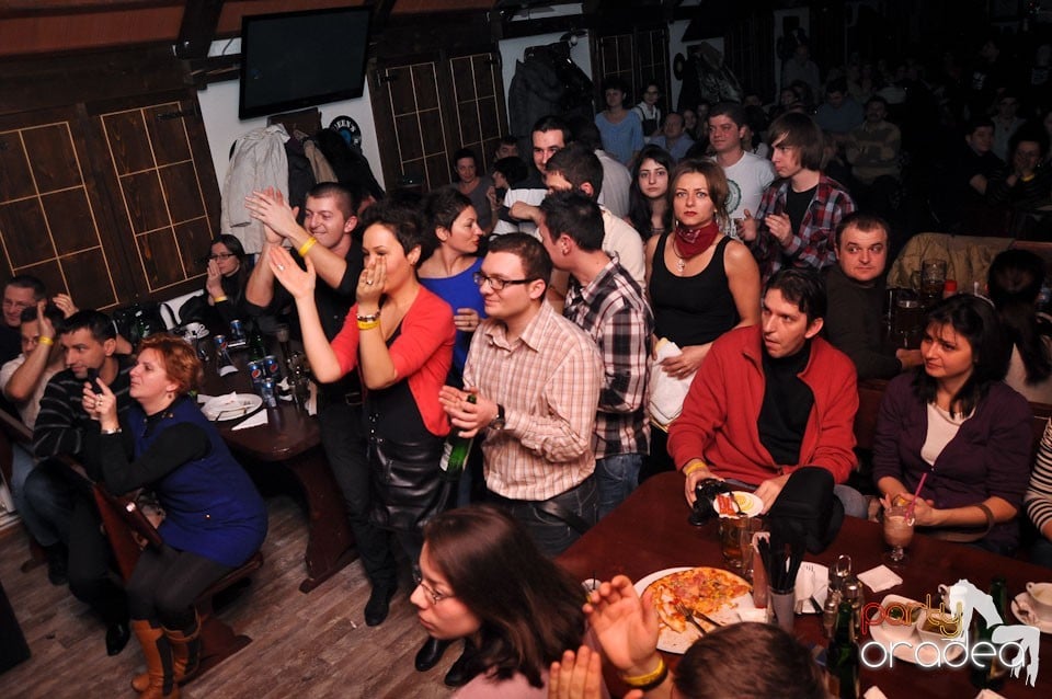 Concert Compact în Queen's Music Pub, Queen's Music Pub