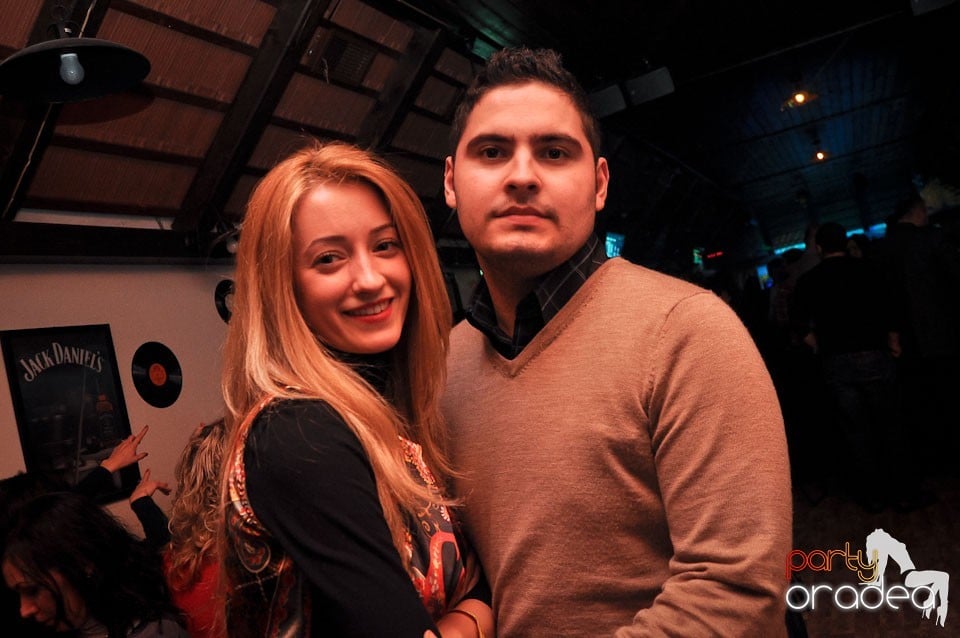 Concert Compact în Queen's Music Pub, Queen's Music Pub