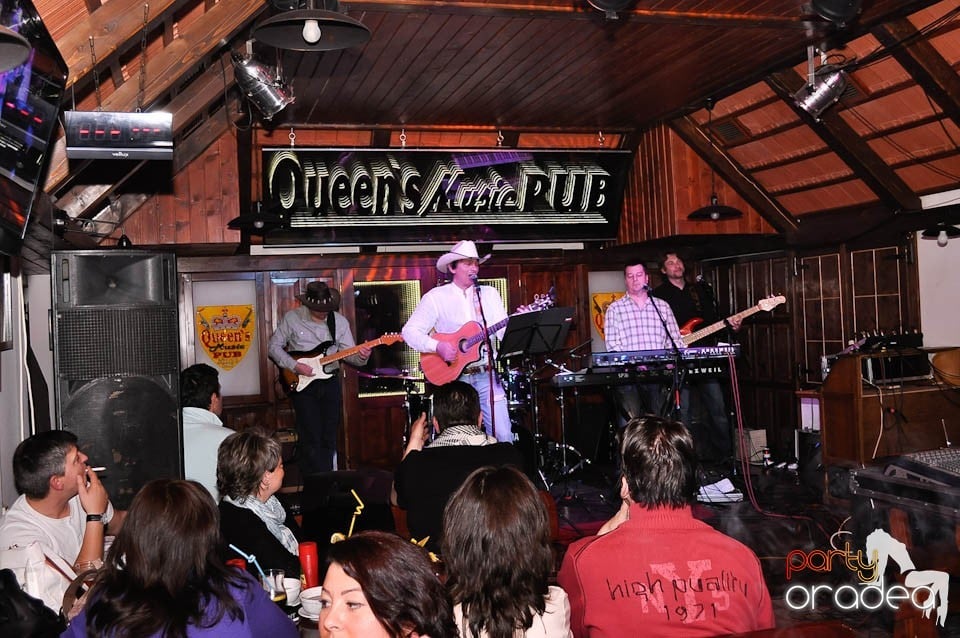 Concert Desperado în Queen's, Queen's Music Pub