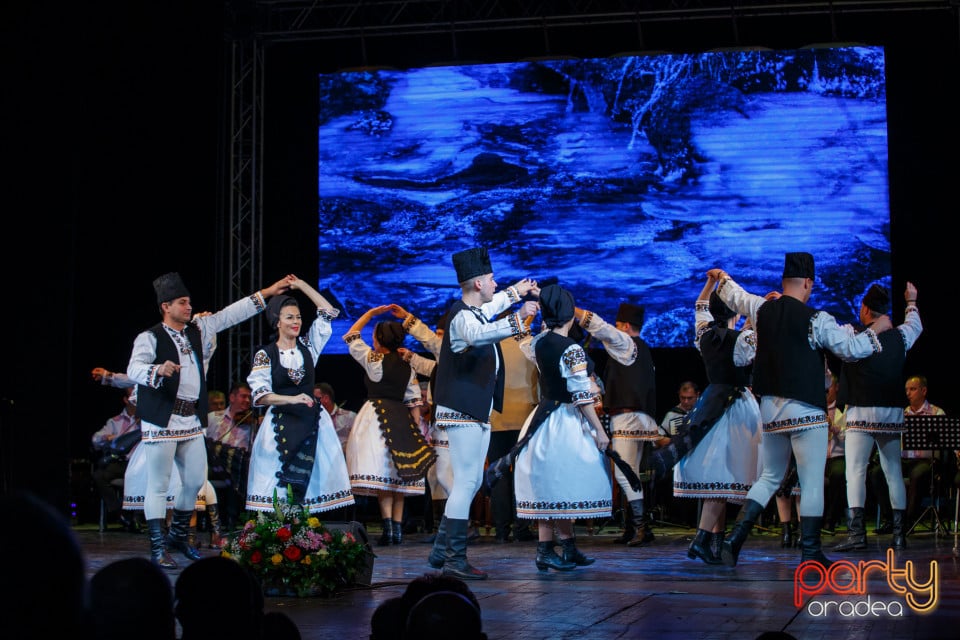 Concert Folcloric, Teatrul Regina Maria
