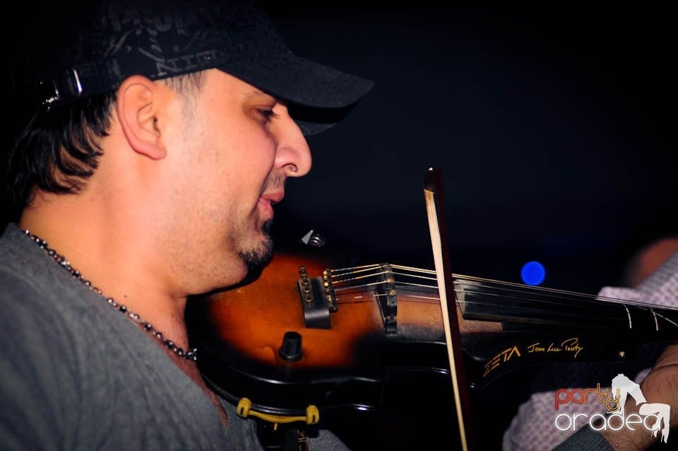 Concert Live cu Denisa în Club Life, 