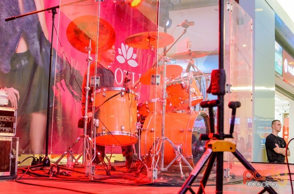Concert Proconsul, Lotus Center