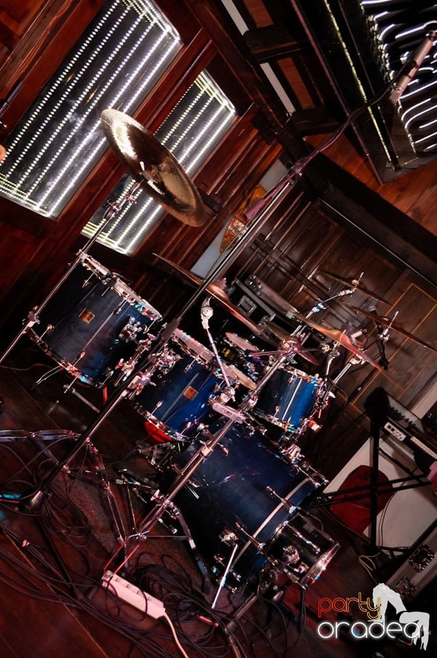 Concert Publika în Queen's Music Pub, Queen's Music Pub