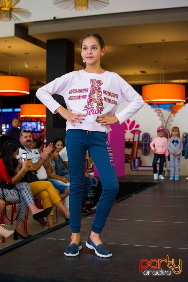 Cool for School, Lotus Center
