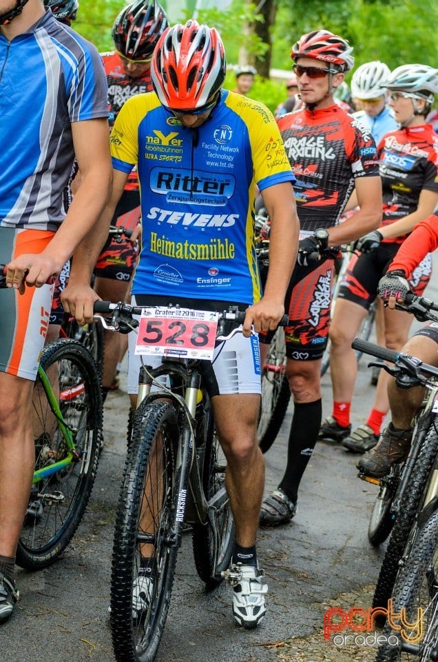 Crater Maraton, Băile 1 Mai