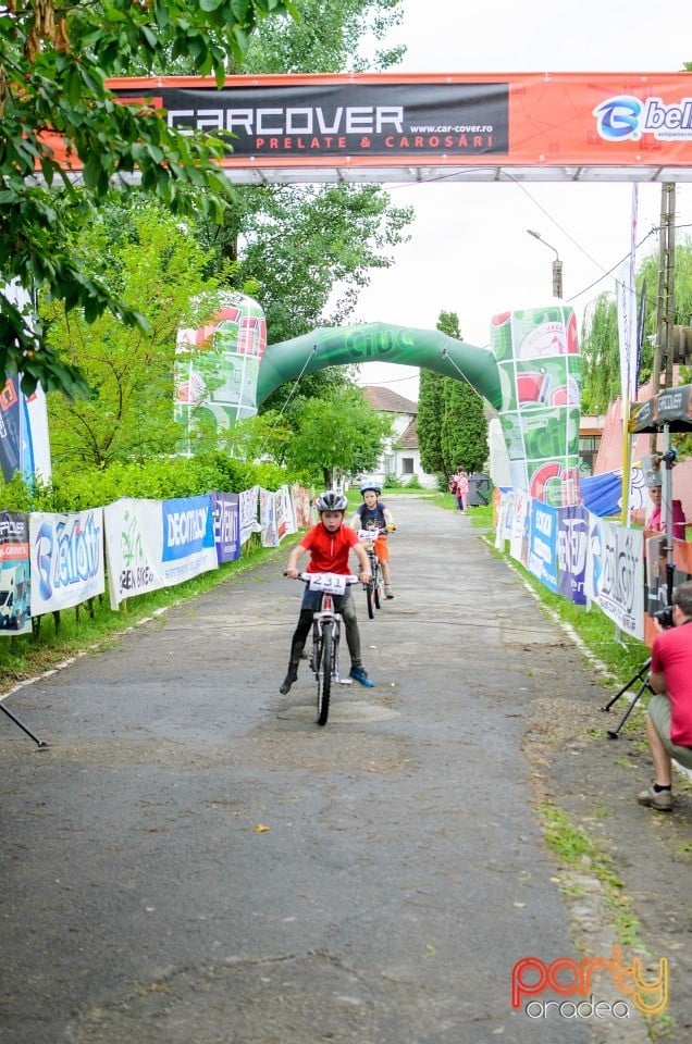 Crater Maraton, Băile 1 Mai