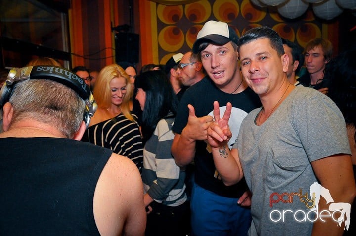 Crazy Legs cu DJ Palotai, Juice