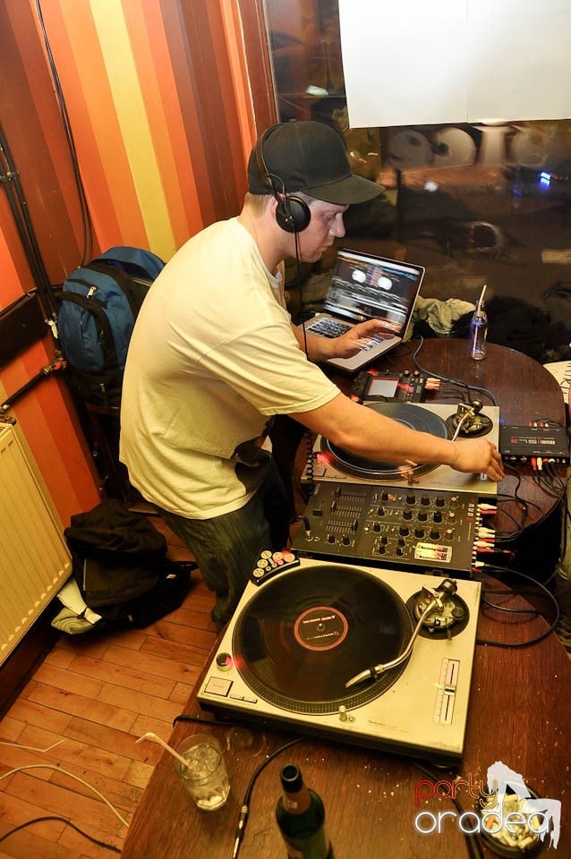 Crazy Legs - The Dirty Dubsters, Juice