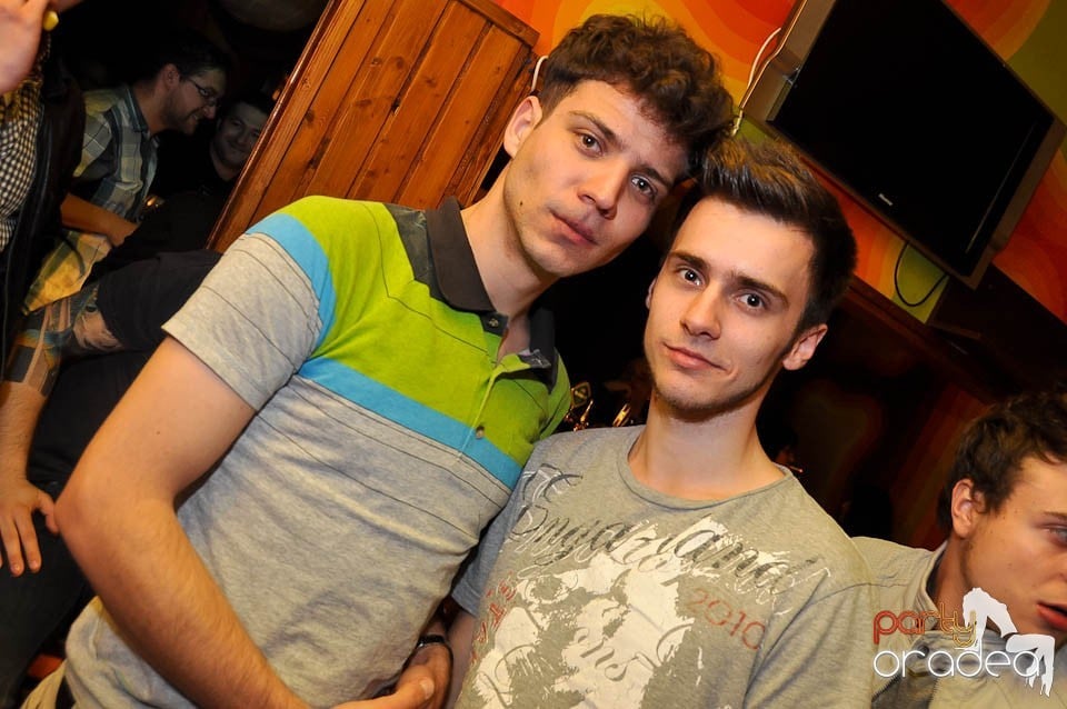 Crazy Legs - The Dirty Dubsters, Juice