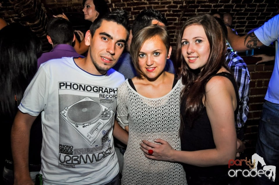 Crazy One Hour Free Holsten Party, 