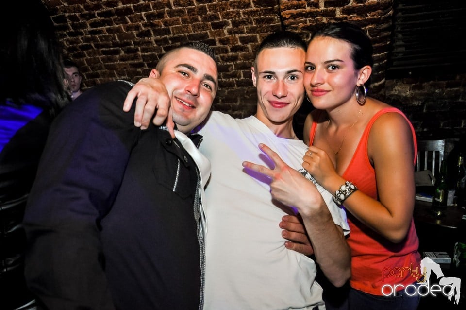 Crazy One Hour Free Holsten Party, 