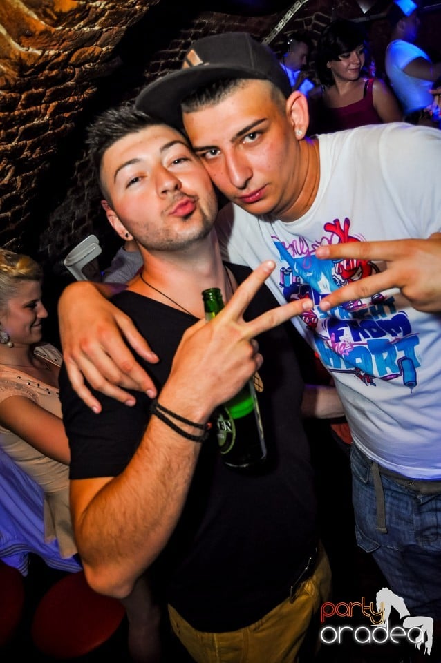 Crazy One Hour Free Holsten Party, 