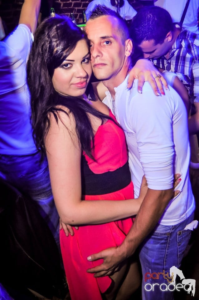 Crazy One Hour Free Holsten Party, 