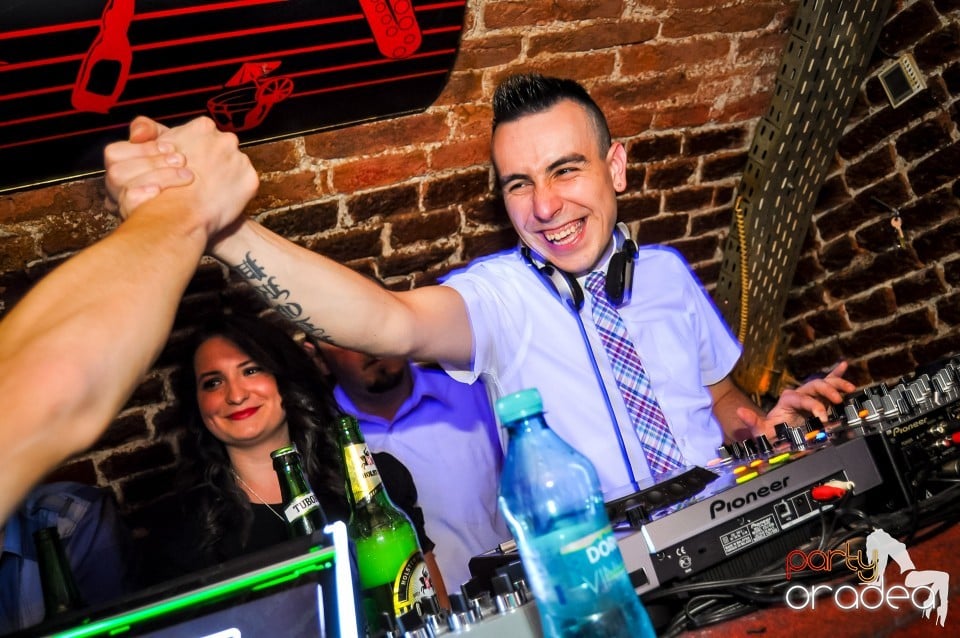 Crazy One Hour Free Holsten Party, 