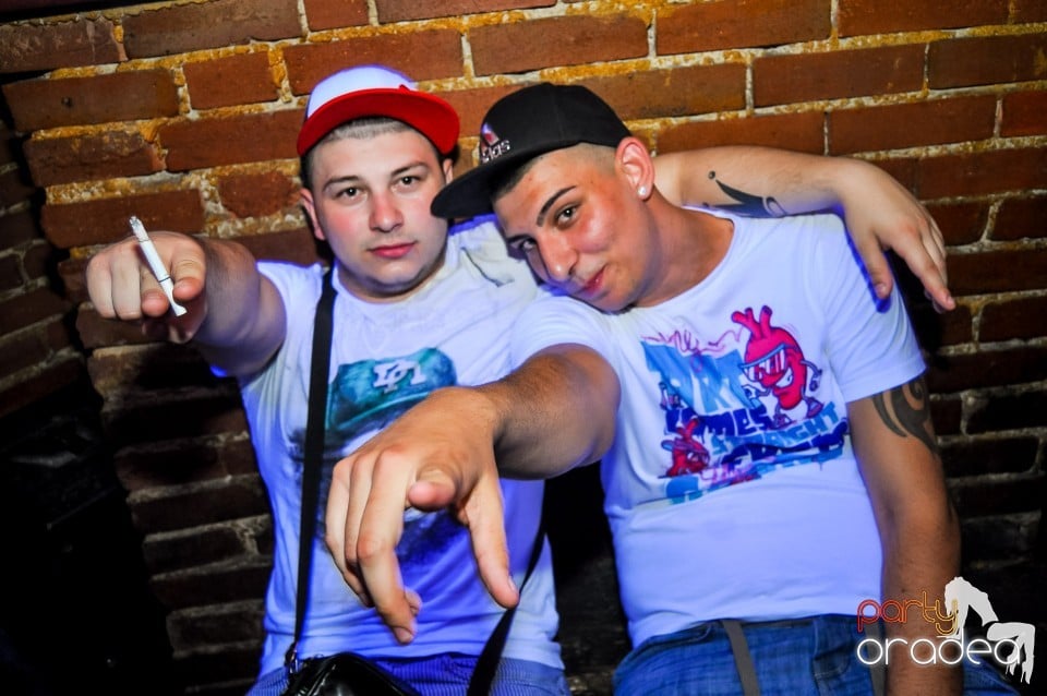 Crazy One Hour Free Holsten Party, 